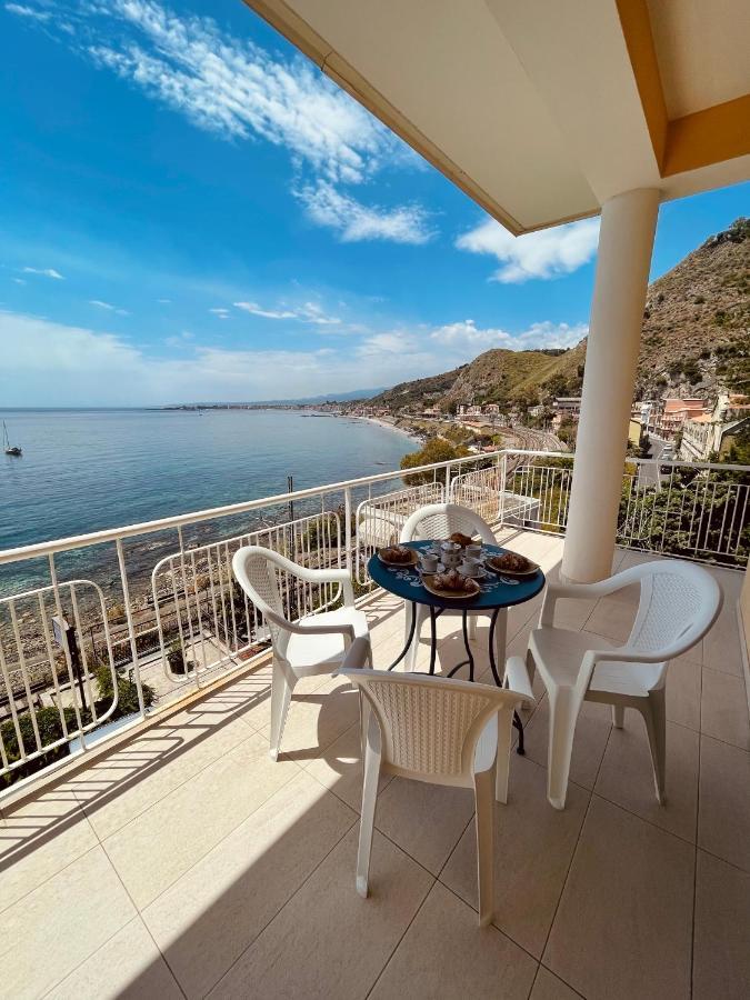 Baia Di Atlantide Apartment Taormina Exterior photo