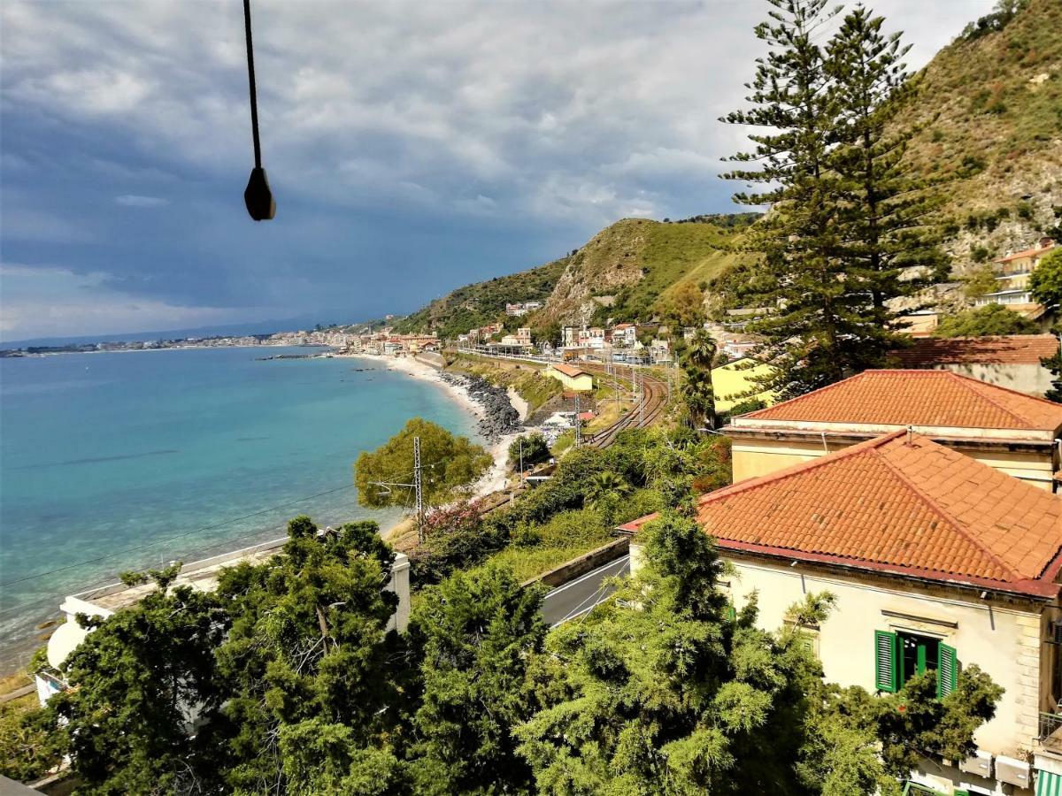 Baia Di Atlantide Apartment Taormina Exterior photo